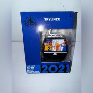 New Walt Disney World 2021 Skyliner Ornament Display Stand Sealed Never Opened